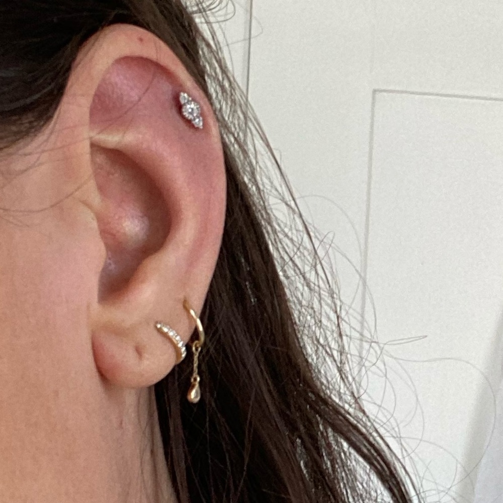 Gorgeous diamond stud - Picture 3 of 6